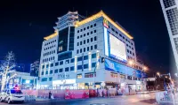Yitel (Beijing Wangfujing Subway Station Pedestrian Street) Hotels near Tiananmen Square