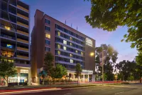 Four Points by Sheraton Perth Hotels near St George's Cathedral