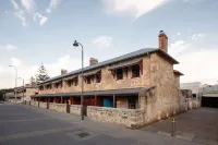 Warders Hotel by Garde Hotels in Fremantle