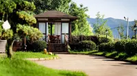 Lakeside Yunqi Hostel Hotels near Xinchangbei Railway Station
