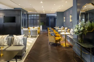 Courtyard by Marriott Edinburgh Hotels near Edinburgh Walks